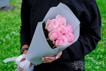 Букет из 7 пионовидных розовых роз в пленке "Пинк Охара"